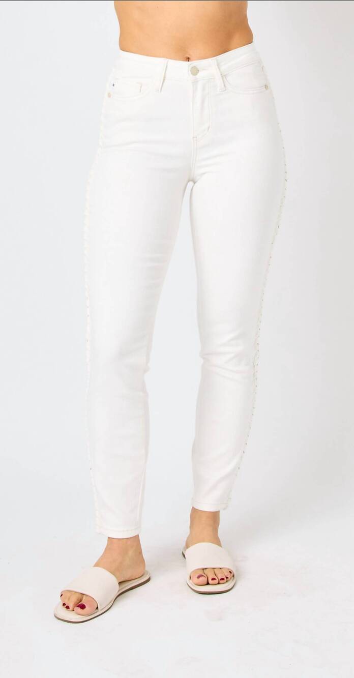 NEW JUDY BLUE mid-rise braided detail relaxed fit jeans in white